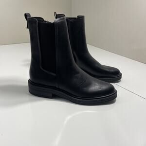 Calvin Klein Chelsea Boot Size 12 Women/ Men 10 Black Leather